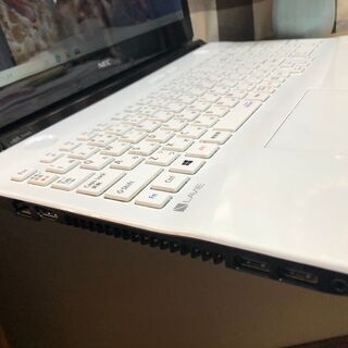 ☆彡Ｗｅｂカメラ付き。ＮＥＣリノベＰＣ💗高速ｉ５第六/新品ＳＳＤ２４０ＧＢ💗男女に人気のエクストラホワイト/Ｗｉｎ１０　Ｐｒｏ/Office2019付/15.6ｲﾝﾁ/メモリ４GＢ/無線ＬＡＮ/ＤＶＤ・ＣＤ再生ソフト付　No.2012004の画像