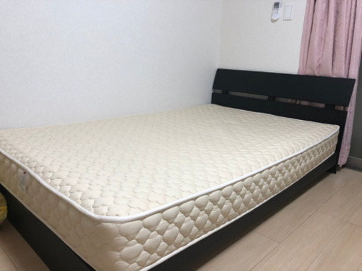 セミダブルベッド