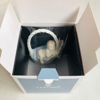 LLADRO男の子置物2017年製【新品】の画像