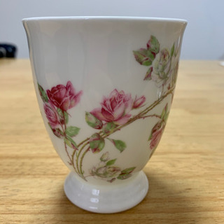 サンタブーツ&バラのコップの画像