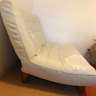 【無料】ソファ差し上げます（傷あり）の画像