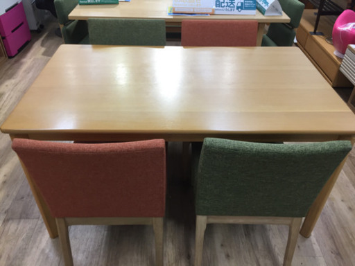 ダイニング5点セット（ニトリ）です！