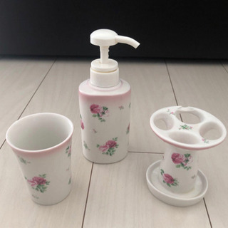 歯ブラシ立て　花柄