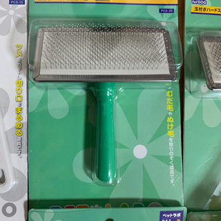 ペット用品　ブラシ　爪切りなどの画像