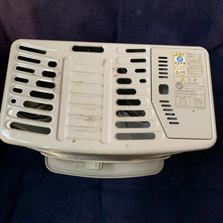 石油ストーブ　白の画像