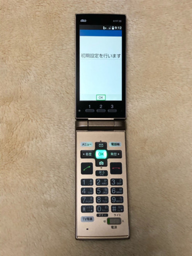 ほぼ新品　2020年11月購入　かんたんケータイ　KYF38 シャンパンゴールド　新品アダプター
