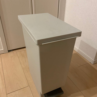 差し上げます　ゴミ箱20l 12/31まで受付　2こセット