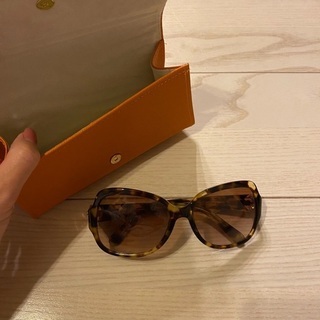 トリーバーチ　サングラス　ポーチ付の画像