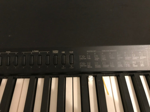 電子ピアノ