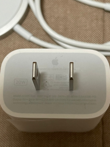 アップル純正　MagSafe 20W アダプター