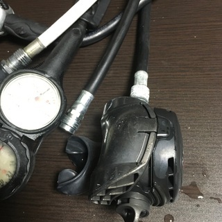 【ダイビング用品】AQUALUNGのレギュレーター（ファースト＆セカンドステージ、オクトパス、ゲージ）の画像