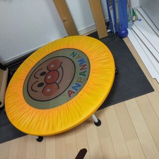 アンパンマン　トランポリン