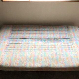 ソファーベッドにもなるソファーの画像