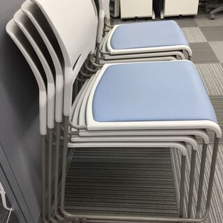 生興　ミーティングチェア　８脚の画像