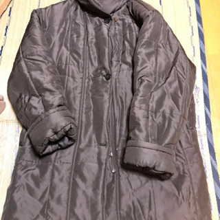 こげ茶のダウンコート　Ｌサイズの画像