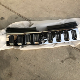 デリカD5フロントグリル