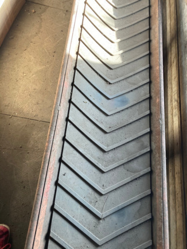 ベルトコンベア　運搬