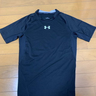 UNDER ARMOUR 