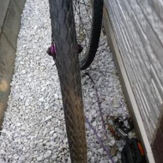 Fujiロードバイク タイヤ フレームの画像