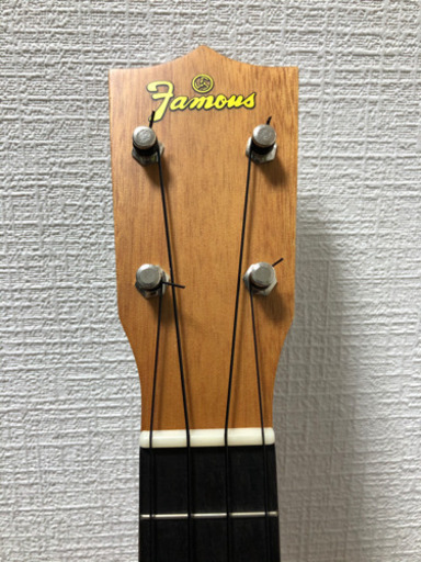 Famous ウクレレ　