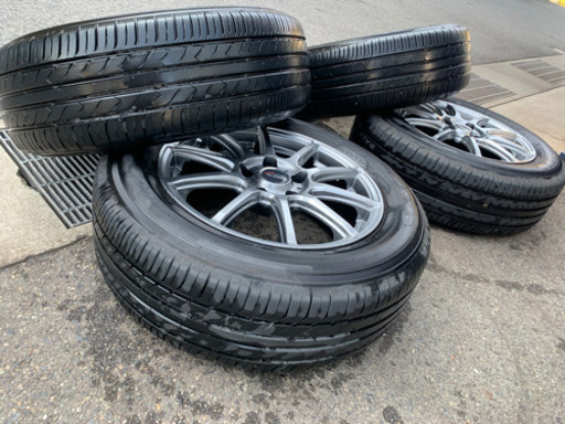 タイヤ溝10部山あります。