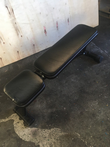 リーディングエッジ　インクラインベンチ