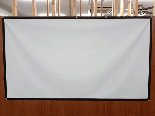 【1月5日値下げ】プロジェクター用 スクリーン 100インチ （壁掛け） ホームシアターにも◎ 会社使用品