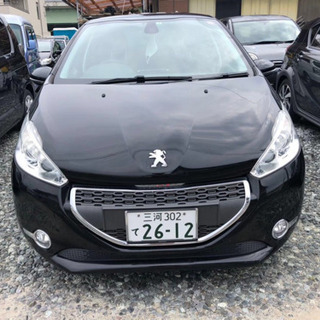 プジョー208 黒の画像