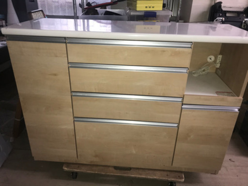 キッチンボード　水屋　食器棚　サイドボード