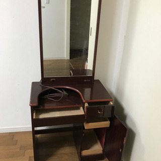 レトロなドレッサー