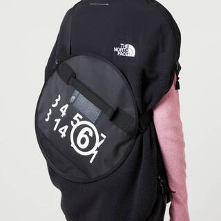 MM6 x THE NORTH FACE Circle Base Camp clutch の画像