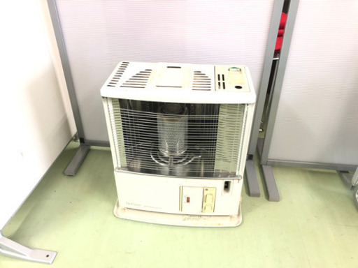 【商談中】【在庫処分 破格!!】日立 石油ストーブ　4L  OVH-H22