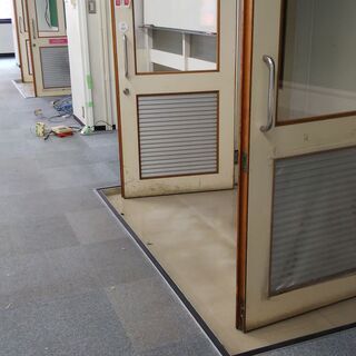 YUZU大工町ビル２階　占有７０坪　エレベーター有　大工町２丁目バス停前 − 茨城県
