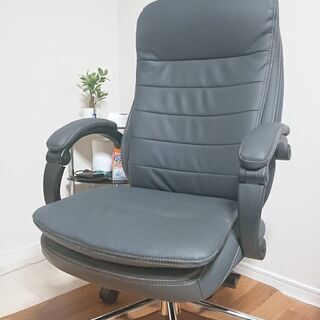 ニトリ３万円チェア：リカルドPUブレスレザー