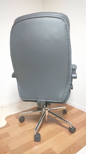ニトリ３万円チェア：リカルドPUブレスレザー
