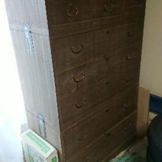 値下げしました。古いミシンとタンス