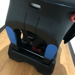 チャイルドシート 新生児から ブラウンの画像