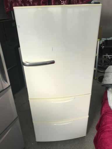 AQUA  ノンフロン冷凍冷蔵庫　2014年製　272L アクア　3ドア