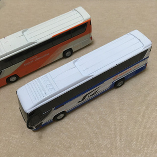 バス　ミニカ　二台の画像