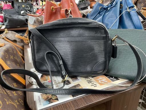 LOUIS VUITTON  ルイヴィトン　エピ　トロカデロ24