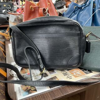 LOUIS VUITTON ルイヴィトン エピ トロカデロ24