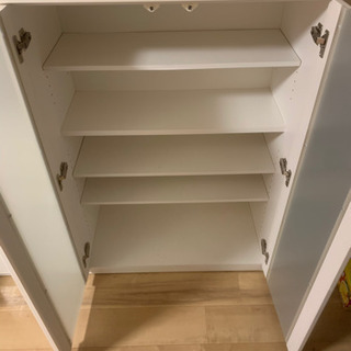 食器棚　カップボードの画像