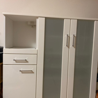 食器棚　カップボードの画像