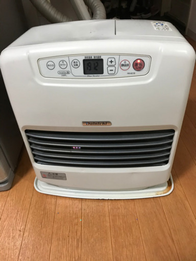 石油ファンヒーター4000円で譲ります。(商談成立)