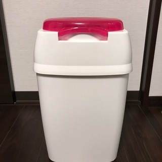combiオムツのゴミ箱　500円の画像