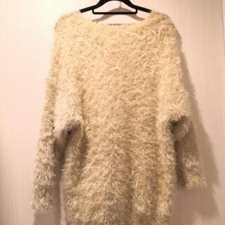 白 シャンパンゴールド ニット モヘアの画像