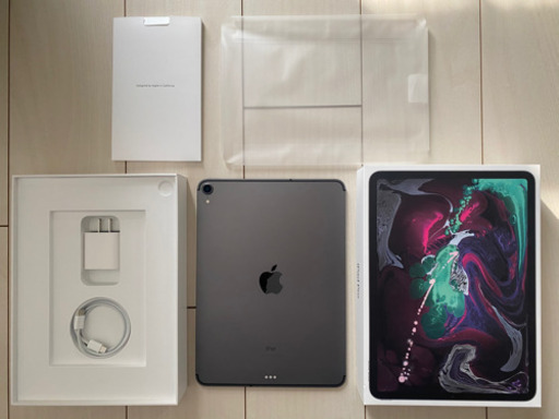 iPad pro 11 2018 256GB WiFi + cellular【美品傷なし】スペースグレー