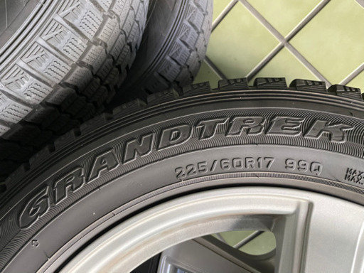 スタッドレスタイヤ 冬タイヤ 225/60R17 ダンロップ GRANTREK 夏タイヤとして利用可