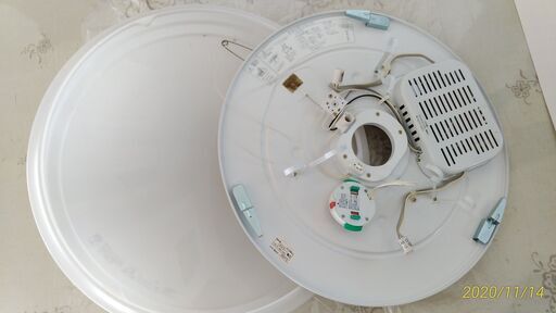 S018　中古 天上取付6-8帖用NEC蛍光管照明　紐スイッチ付