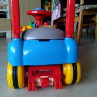 譲渡済[おもちゃ譲ります]乗用GOGO トンネルトーマス　室内の画像